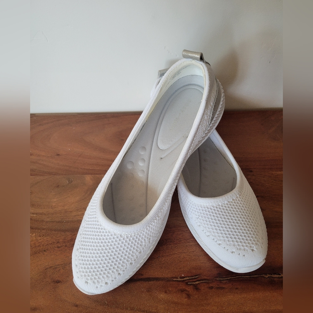 Easy Spirit White Women's Flats